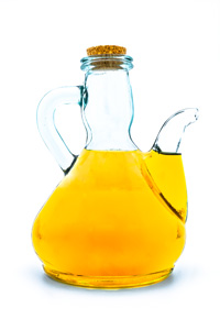 Olivenöl in Ölkännchen